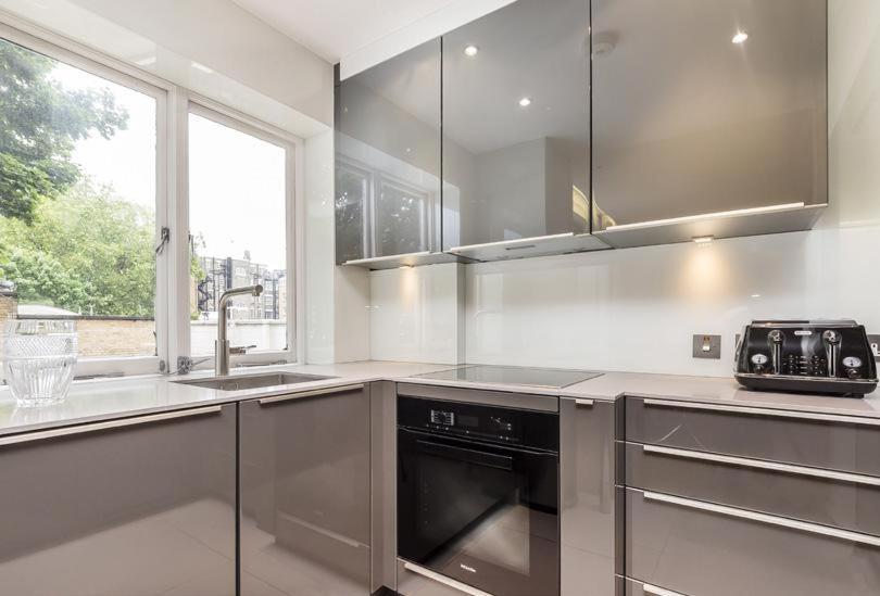 2 Bed, 2 Bath In Mayfair, Garden View ロンドン エクステリア 写真